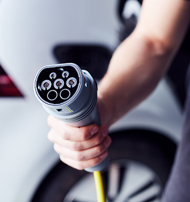 image : <h3>E-Mobilität</h3>
<p>
Fahrzeuge laden und Energie effizient nutzen.
</p>